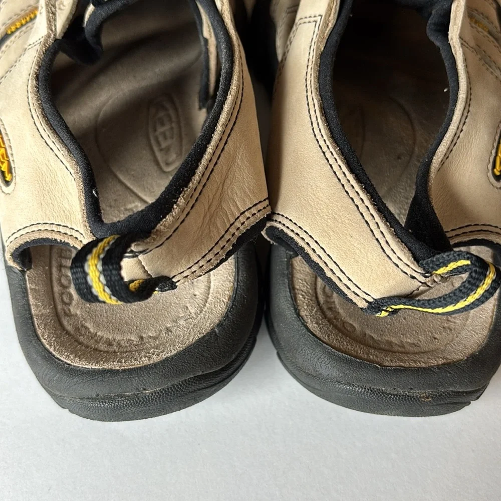 Keen Beige and Black Hiking/Water Shoes - Picture 5 of 7